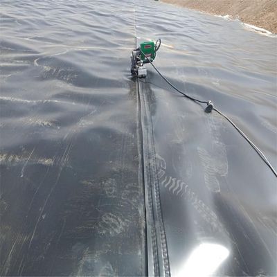 1.5mm HDPE Geomembrane for Artificial Lake Landscape River Levee Channel Onsite Training
