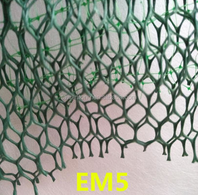 Turf Reinforcement Slope Erosion Control Plastic 3D Geomat HDPE Onsite Installation
