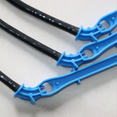 Durable 4L/8L 2 Pegs Agriculture Irrigation System with Black PVC Pipe Drip
