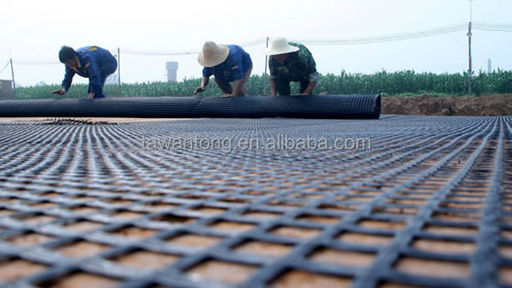 50KN Bitumen Coated Fiberglass Geogrid The Essential Product for Road Reinforcement